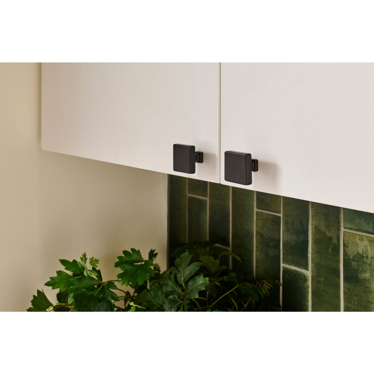 Nash 1-3/8" Diameter Square Knob