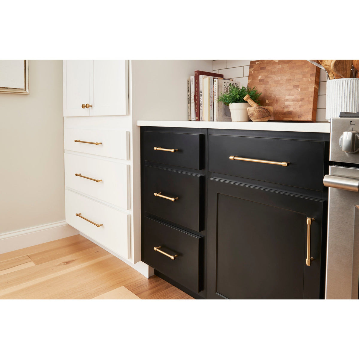 Hayworth 224 mm Center-to-Center Bar Pull