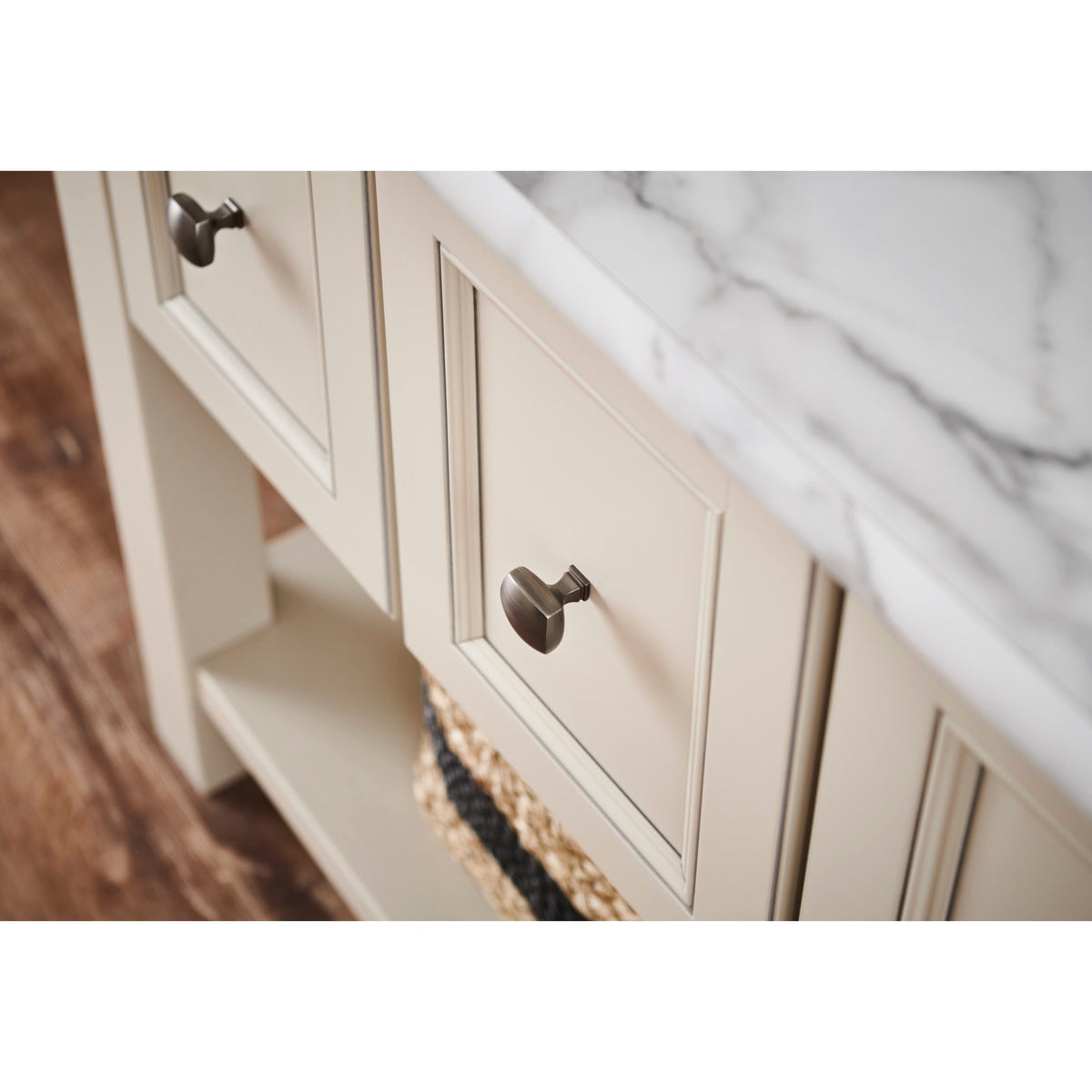 Audrey 1-3/8" Diameter Square Knob