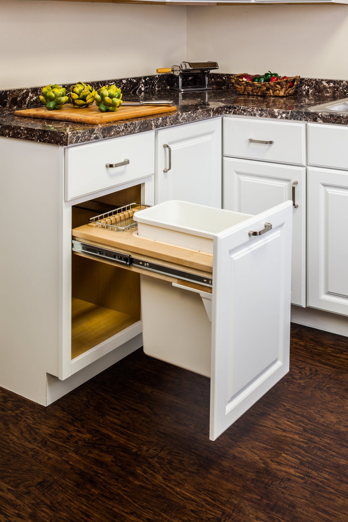 Single Black 35 Quart Top-Mount Trashcan Pullout for 15" Opening