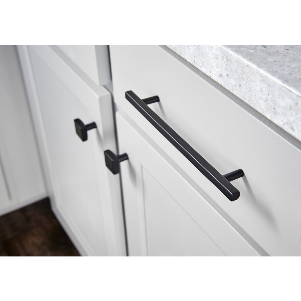 Dominique 2" Length Bar Knob