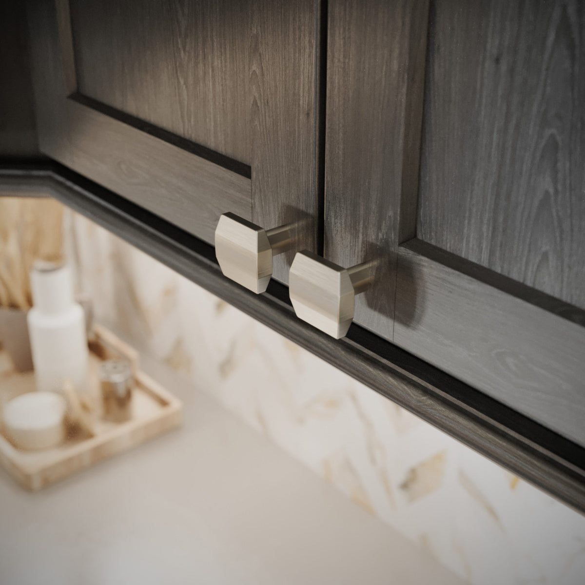William 1-1/4" Length Square Knob