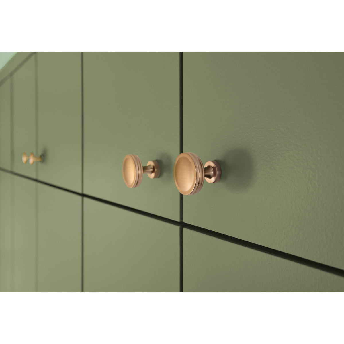 Jules 1-3/8" Diameter Round Knob